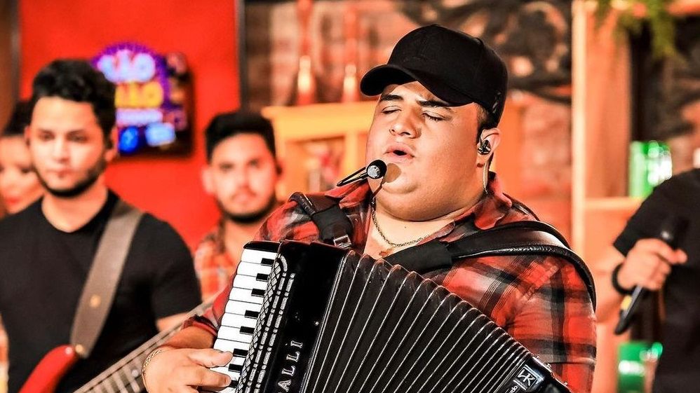 Só Resta beber Tarcísio do Acordeon lança álbum de inéditas Nova FM 88
